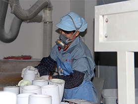 钜亮夜光粉公司“六项精进”读书会铸感恩精神